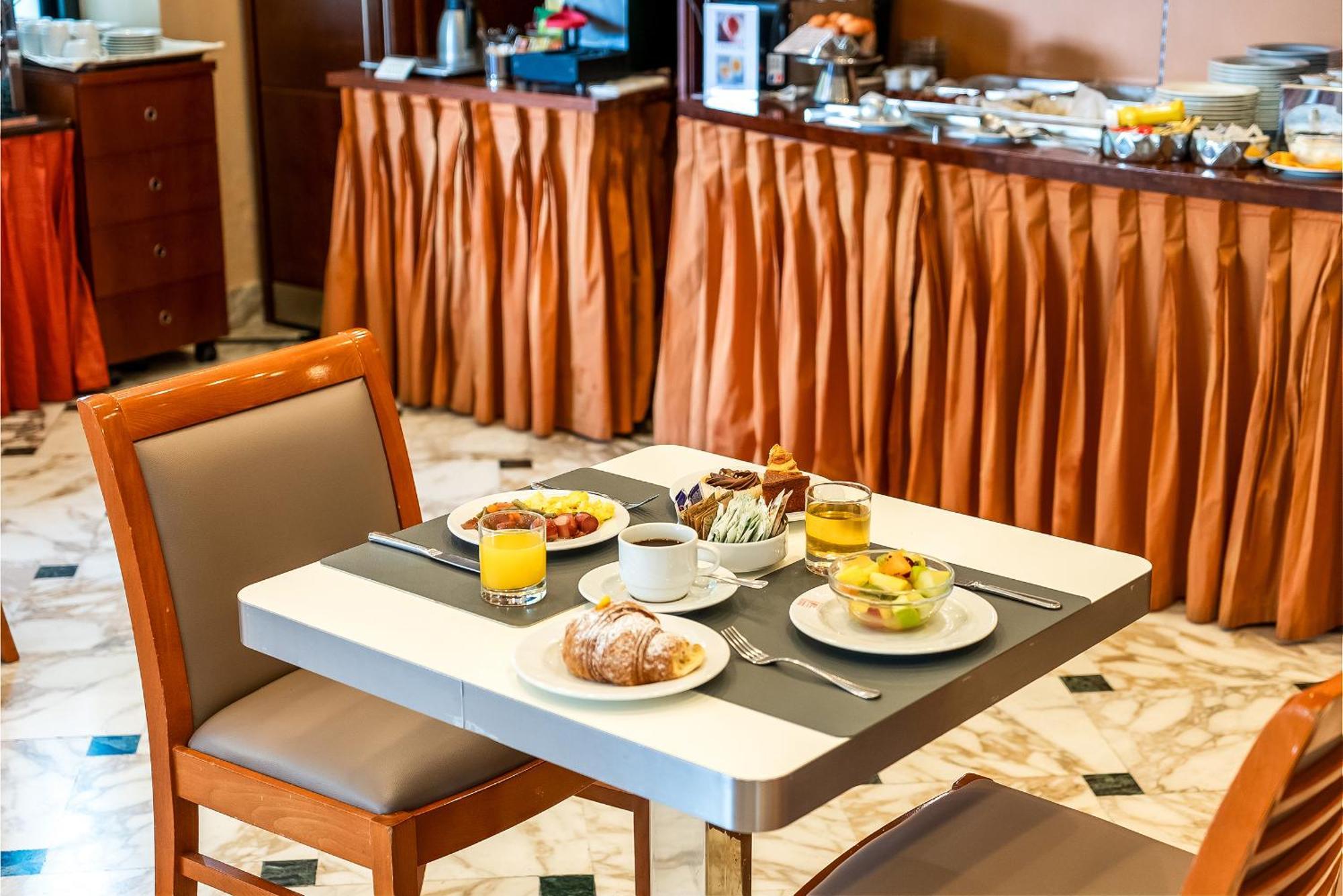 Abacus Hotel Sesto San Giovanni Esterno foto