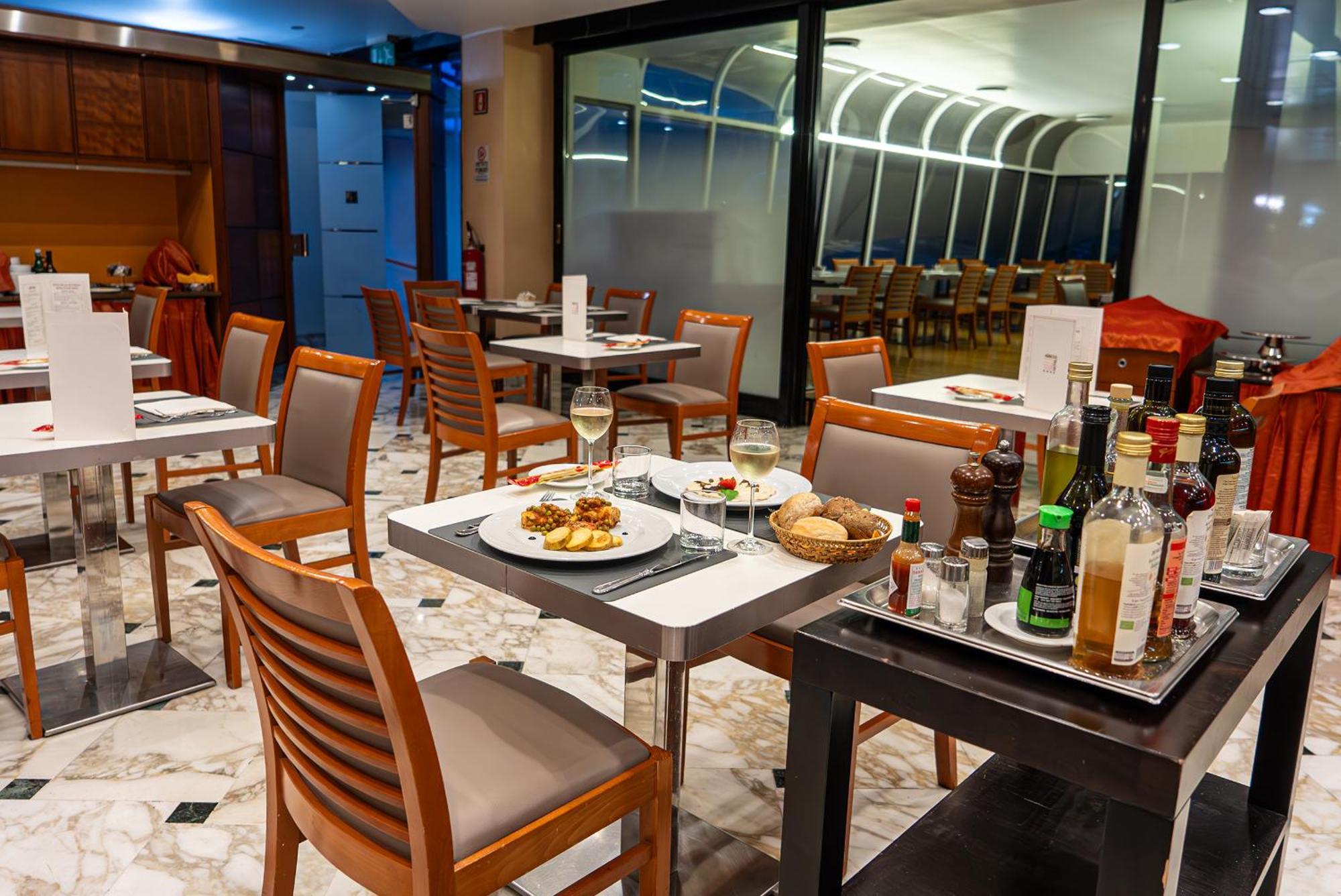 Abacus Hotel Sesto San Giovanni Esterno foto